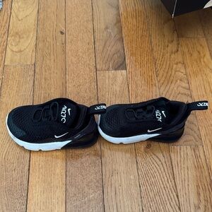 Nike AirMax size 5c toddler Black and White Sneakers like new condition